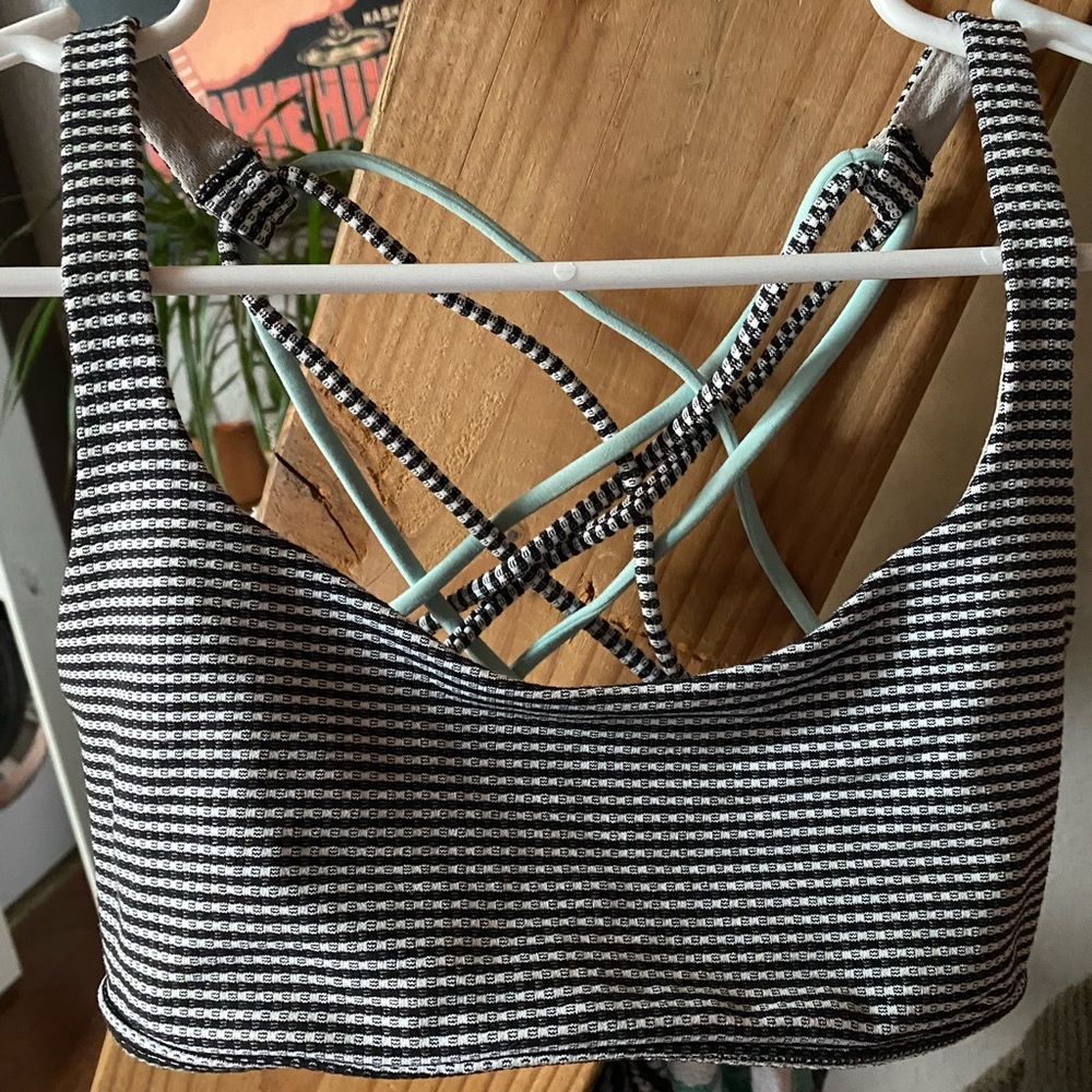 Lululemon checkered and teal free to be bra size 4